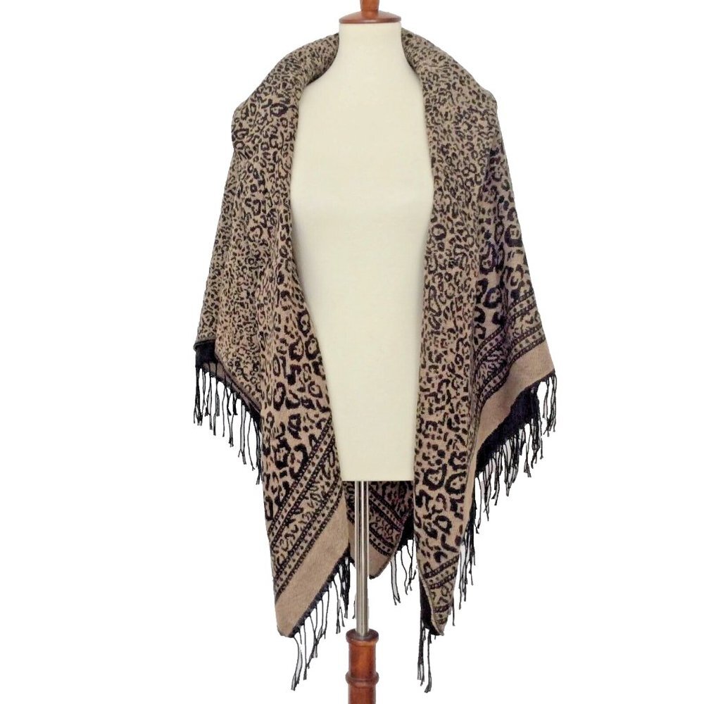 Fringed Animal Print Open Poncho Wrap Shawl With Frog Button Closures NWOT - Picture 3 of 6